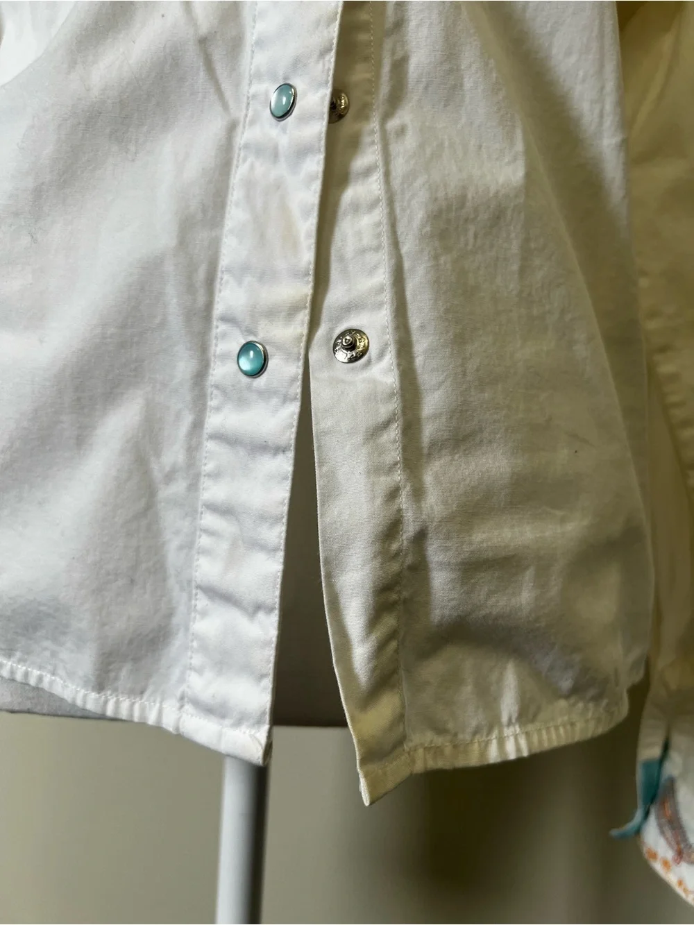 Western-Style Button-Up Blouse - Picture 3 of 13
